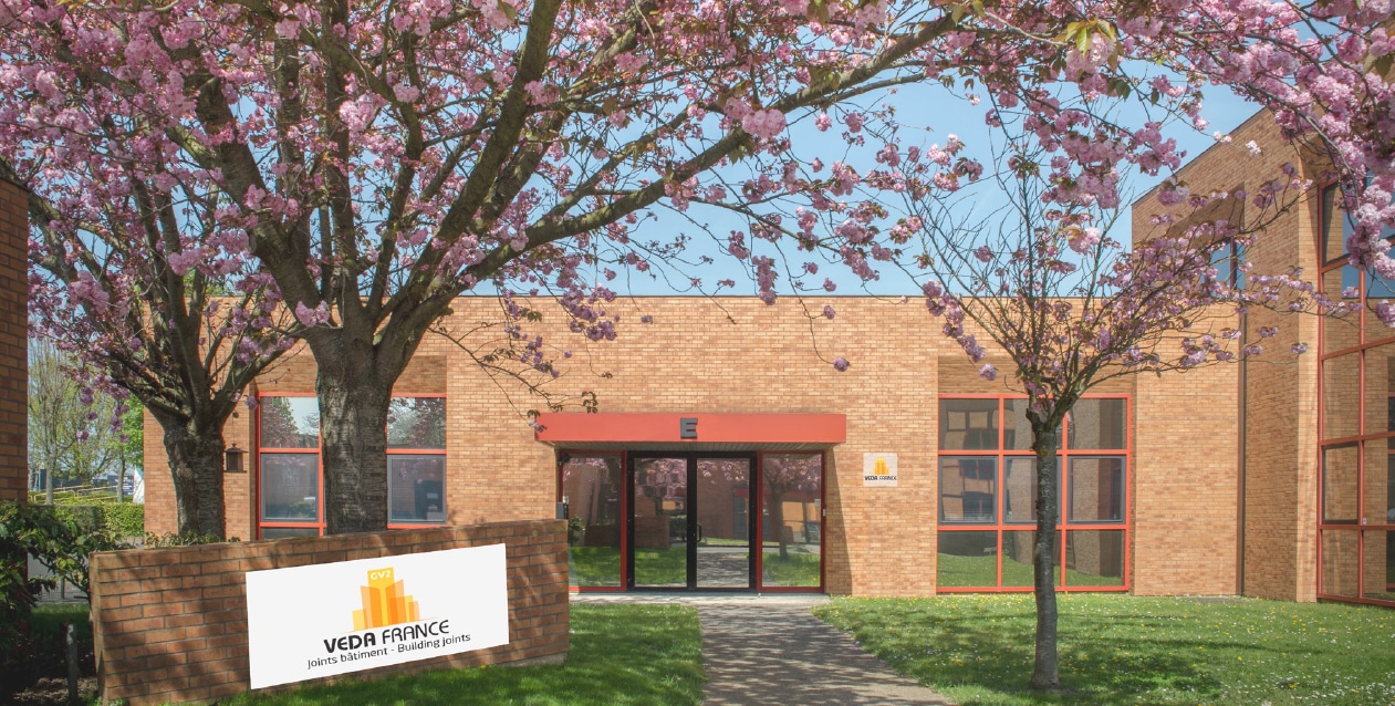 Photo Facade VEDA avec Logo Bureaux VEDA